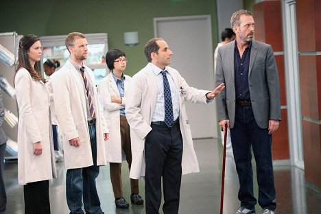 Odette Annable, Jesse Spencer, Charlyne Yi, Peter Jacobson, Hugh Laurie - House M.D. - Parents - Photos