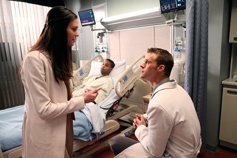 Odette Annable, Michael B. Jordan, Jesse Spencer - House M.D. - Alle meine Väter? - Filmfotos