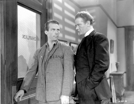 Dennis Moore, Charles Bickford - Mutiny in the Big House - Film