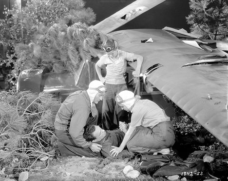 Milburn Stone, John Trent, Marjorie Reynolds - Danger Flight - Filmfotos