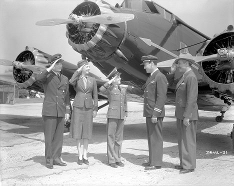 Milburn Stone, Marjorie Reynolds, John Trent - Danger Flight - Filmfotos