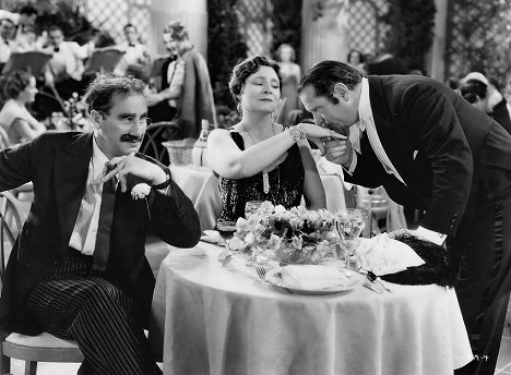 Groucho Marx, Margaret Dumont, Sig Ruman - A Night at the Opera - Van film