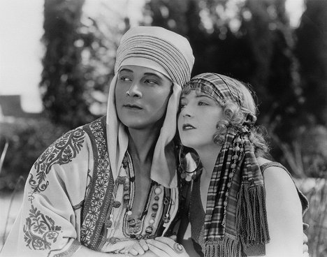 Rudolph Valentino, Vilma Bánky - The Son of the Sheik - Photos