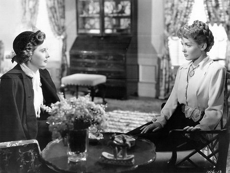 Barbara Stanwyck, Margaret Lindsay - B.F.'s Daughter - Do filme