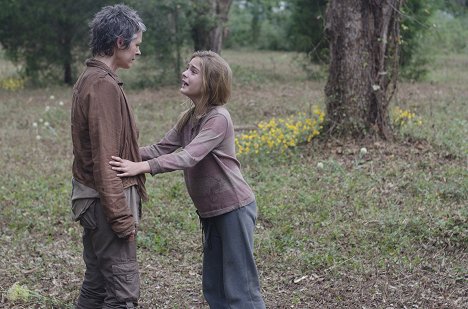 Melissa McBride, Brighton Sharbino - The Walking Dead - Schonung - Filmfotos