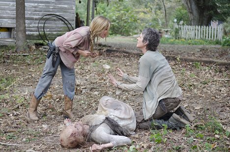 Brighton Sharbino, Melissa McBride - The Walking Dead - A liget - Filmfotók