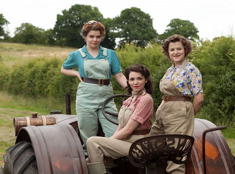 Jo Woodcock, Summer Strallen, Becci Gemmell - Land Girls - Werbefoto