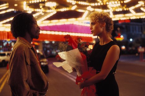 Glenn Plummer, Elizabeth Berkley - Showgirls - Do filme