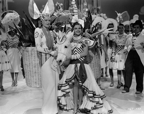 Eve Arden, Judy Garland - Ziegfeld Girl - De filmes