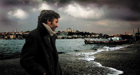 Muzaffer Özdemir - Lejano - De la película