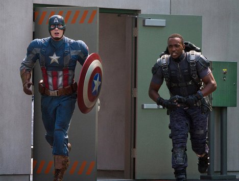 Chris Evans, Anthony Mackie - Captain America: The Winter Soldier - Photos