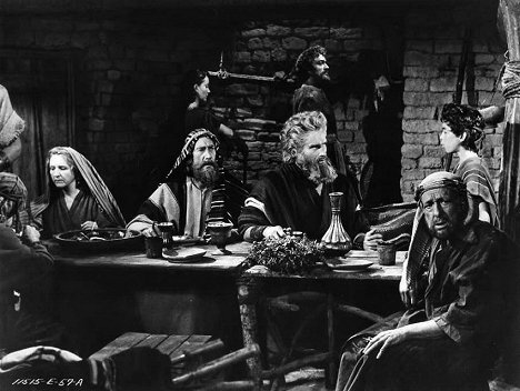 John Carradine, Charlton Heston - The Ten Commandments - Photos