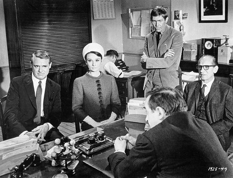 Cary Grant, Audrey Hepburn, James Coburn - Charade - Filmfotos