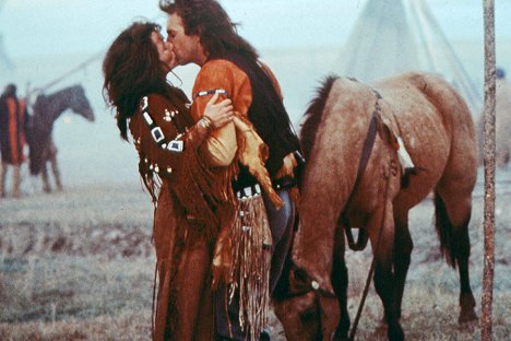 Mary McDonnell, Kevin Costner - Dances with Wolves - Photos