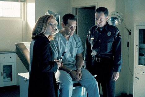 Gillian Anderson, James Remar, Lou Richards - The X-Files - Daemonicus - Photos