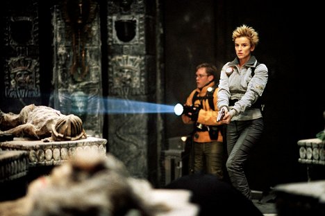 Sam Troughton, Agathe de La Boulaye - Alien vs. Predator - Filmfotos