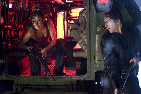 Reiko Aylesworth, John Ortiz - Obcy kontra Predator 2 - Z filmu
