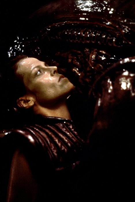 Sigourney Weaver - Alien 4. - Feltámad a halál - Filmfotók