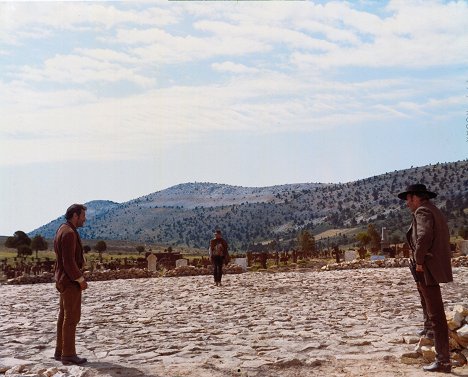 Eli Wallach, Lee Van Cleef - The Good, the Bad and the Ugly - Photos