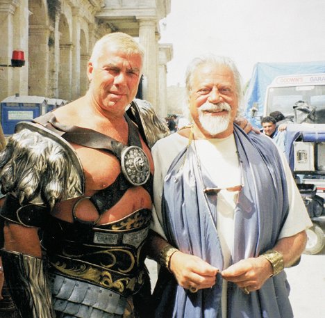 Sven-Ole Thorsen, Oliver Reed - Gladiator (El gladiador) - Del rodaje