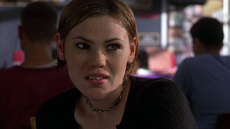 Clea DuVall - Mistério na Faculdade - De filmes