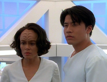 Roxann Dawson, Garrett Wang - Star Trek: Voyager - Caretaker - Photos