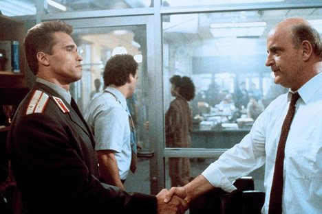 Arnold Schwarzenegger, Peter Boyle - Red Heat - Photos