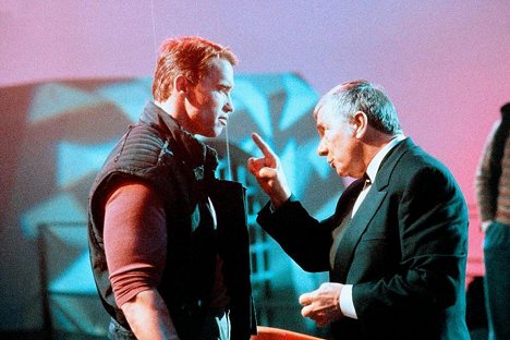 Arnold Schwarzenegger, Richard Dawson - Uciekinier - Z filmu