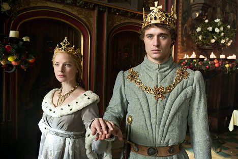 Rebecca Ferguson, Max Irons - The White Queen - Photos