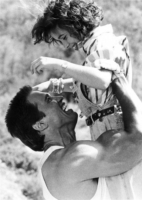 Arnold Schwarzenegger, Alyssa Milano - Commando - Photos