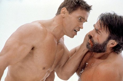 Arnold Schwarzenegger, Sven-Ole Thorsen - Röd fara - Kuvat elokuvasta