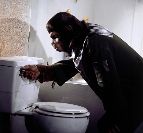 Roddy McDowall - Escape from the Planet of the Apes - Photos