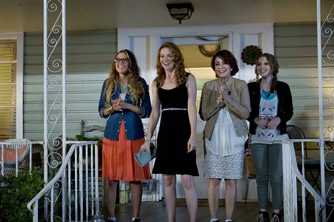 Logan White, Sarah Drew, Patricia Heaton, Samantha Hanratty - Wychodne mamusiek - Z filmu