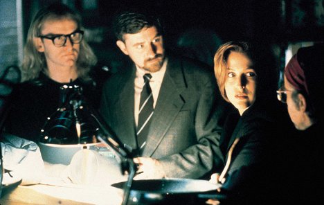 Dean Haglund, Bruce Harwood, Gillian Anderson - The X-Files - Dreamland II - Van film