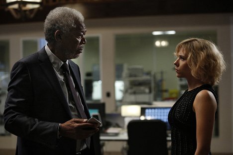 Morgan Freeman, Scarlett Johansson - Lucy - Z filmu