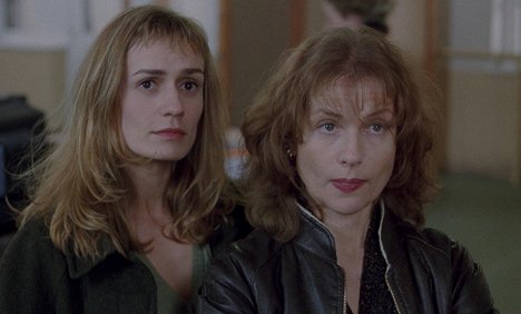 Sandrine Bonnaire, Isabelle Huppert - Obřad - Z filmu