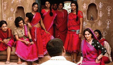 Divya Jagdale, Tannishtha Chatterjee, Madhuri Dixit - Gulaab Gang - Kuvat elokuvasta