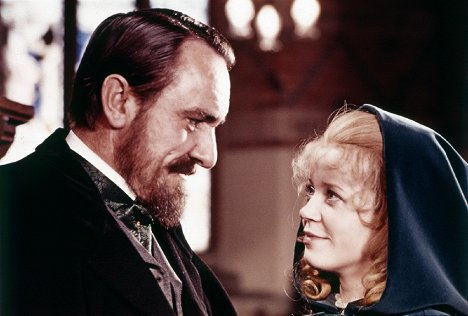 Eric Porter, Angharad Rees - Hands of the Ripper - Filmfotók