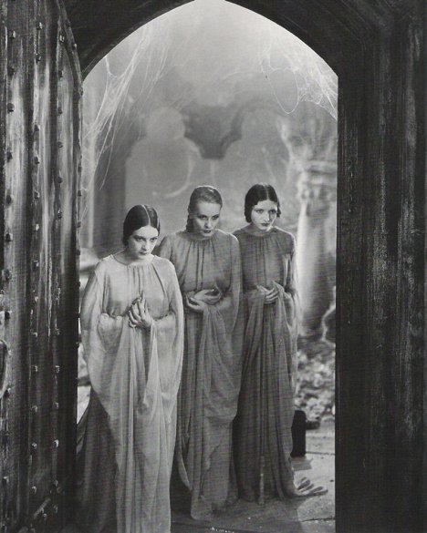 Dorothy Tree, Geraldine Dvorak, Cornelia Thaw - Dracula - Film