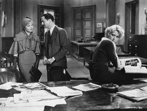 Helen Vinson, Joan Blondell, William Powell - Lawyer Man - De la película