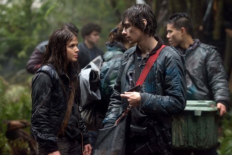 Marie Avgeropoulos, Devon Bostick - The 100 - We Are Grounders: Part 2 - Photos