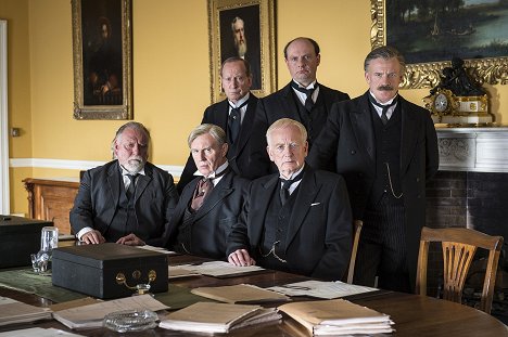 Bill Paterson, Nicholas Asbury, Mark Lewis Jones, Kenneth Cranham, Tim Pigott-Smith, Ian McDiarmid - 37 Days - Werbefoto