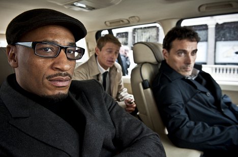Terence Maynard, Leo Gregory, Rufus Sewell - All Things to All Men - Filmfotos