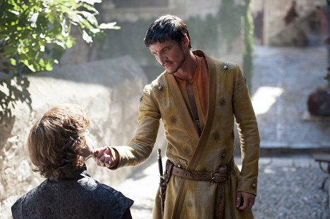 Pedro Pascal - Game Of Thrones - Zwei Schwerter - Filmfotos