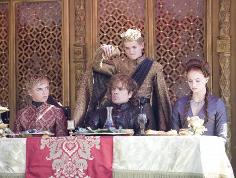 Dean-Charles Chapman, Peter Dinklage, Jack Gleeson, Sophie Turner - Game of Thrones - The Lion and the Rose - Photos