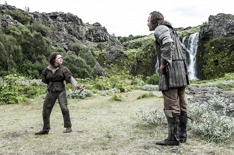 Maisie Williams, Rory McCann - Game of Thrones - First of His Name - Photos