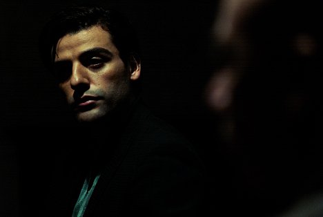 Oscar Isaac - Smrt v labyrintu - Z filmu