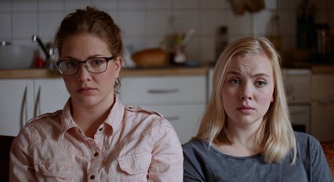 Mari Sofie Andreassen, Dagny Backer Johnsen - Violent - Van film