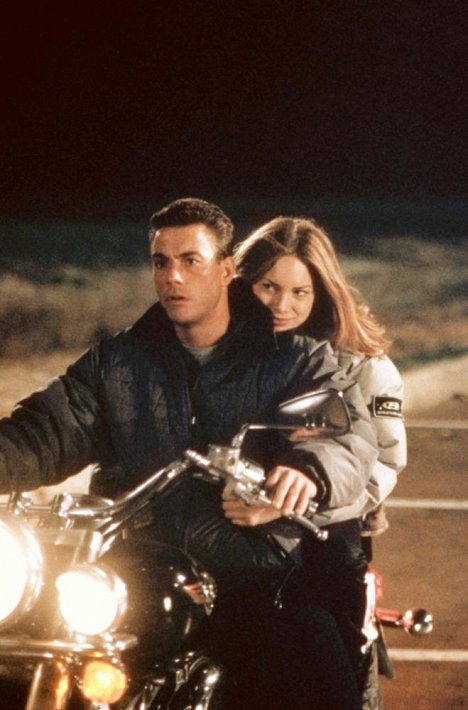 Jean-Claude Van Damme, Heidi Schanz - Soldado universal: El retorno - De la película