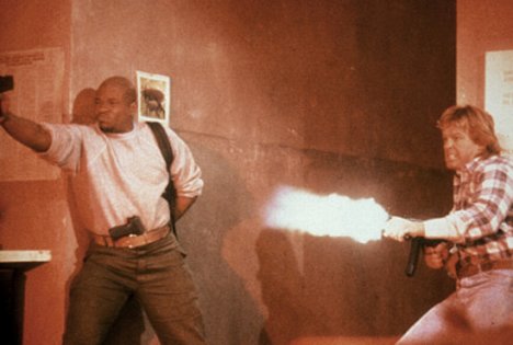 Keith David, Roddy Piper - They Live - Photos